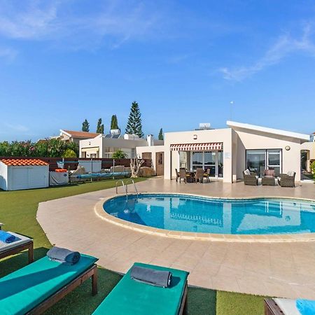 Villa Marina Sunrise By Ezoria Villas Корал-Бэй Экстерьер фото